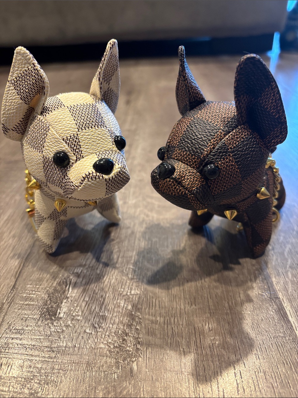 French Bulldog Checkered Bag Charm Keychain Set Brown & White Gold Stud Collar - Picture 2 of 5